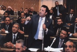 حاتم عزام يدعو لاستعادة  ثورة يناير بصفائها وروحها