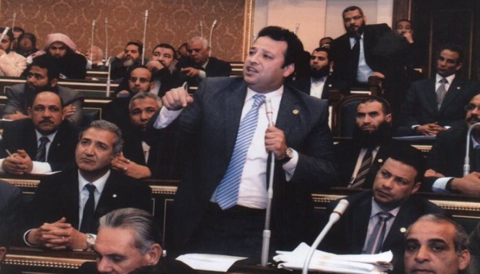 حاتم عزام يدعو لاستعادة  ثورة يناير بصفائها وروحها