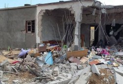 قصف جوي للجيش يقتل عائلة بأكملها ويحولها لأشلاء جنوب الشيخ زويد
