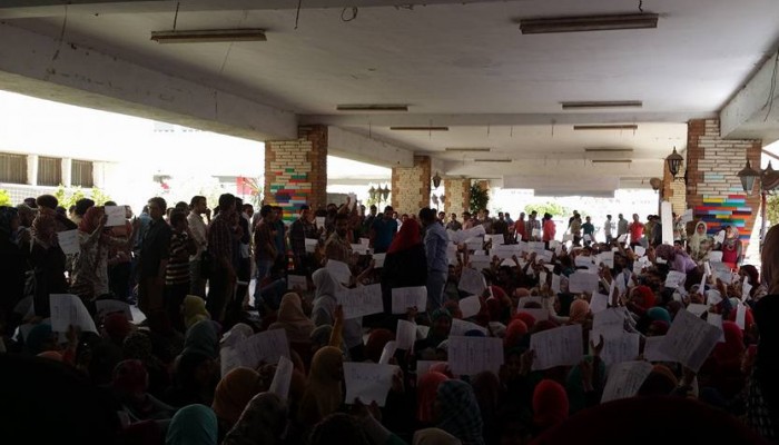 وقفة صامته لطلاب طب طنطا للمطالبة بالإفراج عن زملاءهم