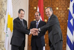 "اليونان وقبرص والكيان الصهيوني" .. حلفاء السيسي يتعاونون لضرب الغاز المصري