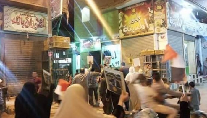 ثوار الشواشنة بالفيوم يتحدون أمن الانقلاب بمسيرة ليلية