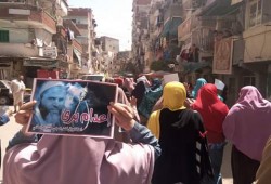 ثوار الاسكندرية يتنفضوا من الرمل رفضا للانقلاب وبيع الارض