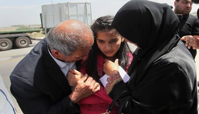 بالصور.. الإفراج عن "الطفله ديما" أصغر أسيرة فلسطينية بسجون الاحتلال الإسرائيلي