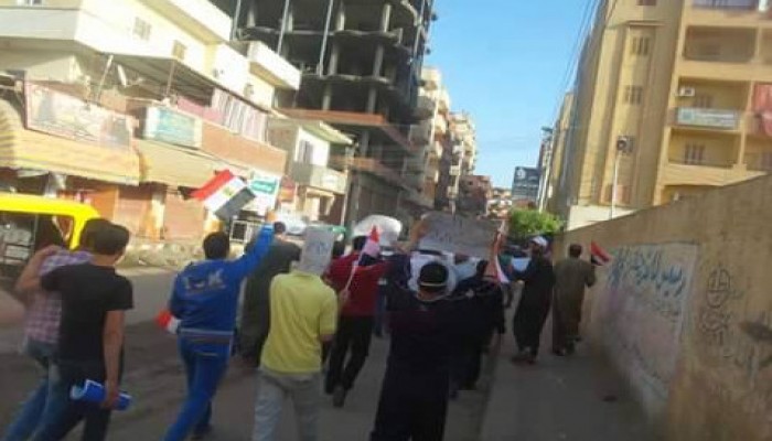 مسيرة جماهيرية حاشدة لثوار "إيتاى البارود" تطالب بإسقاط النظام