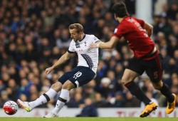 وست بروميتش يُعطّل توتنهام بالتعادل ويمنح هدية لليستر سيتي