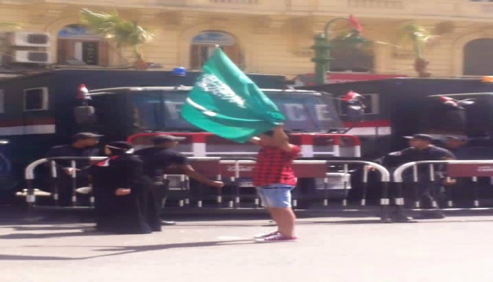 كاتبه سعودية عن مؤيدي السيسي: "إذا كان "أراجوازهم" مثال "للهطل" فلا تسأل عن حال عبيده"