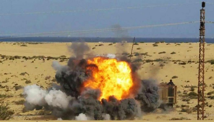 مقتل 3 جنود وإصابة 7 آخرين إثر استهداف ناقلتهم في سيناء