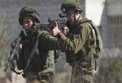 الاحتلال الصهيونى يقتل فلسطينييْن اثنين عند حاجز قلنديا