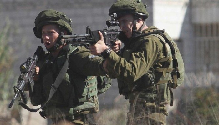 الاحتلال الصهيونى يقتل فلسطينييْن اثنين عند حاجز قلنديا