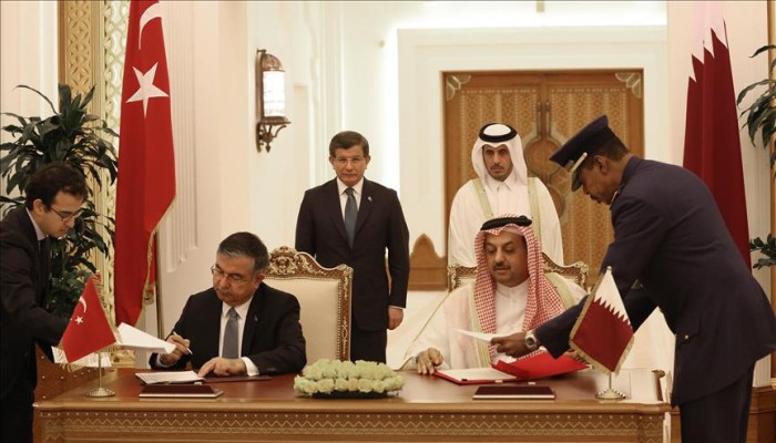 أنقرة والدوحة توقعان اتفاقية تمركز قوات تركية في قطر