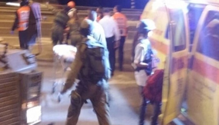 الاحتلال يصيب فتاة ويعتقل أخرى بذريعة "محاولة طعن" برام الله