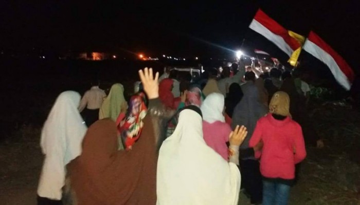 للمرة الثالثة.. مسيرة ليلية بمركز دمنهور تطالب بإسقاط حكم العسكر وترفع شعار "إغضب"