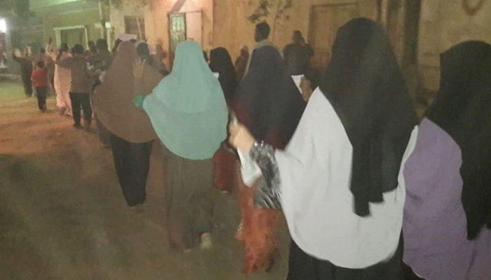 مسيرة ليلية لثوار ترسا بالفيوم تندد ببيع الانقلاب لأرض مصر