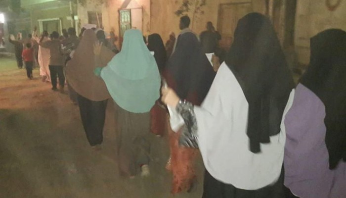 مسيرة ليلية لثوار ترسا بالفيوم تندد ببيع الانقلاب لأرض مصر