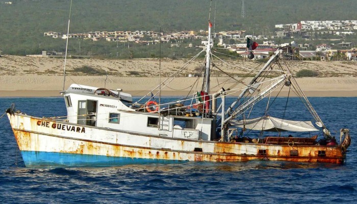 تونس تعتقل 14 صياد مصري