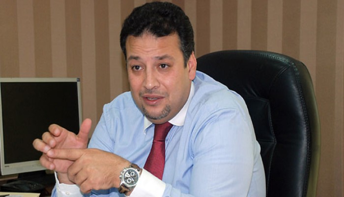 حاتم عزام : السيسي يدفع مصر لإنفجار دامي