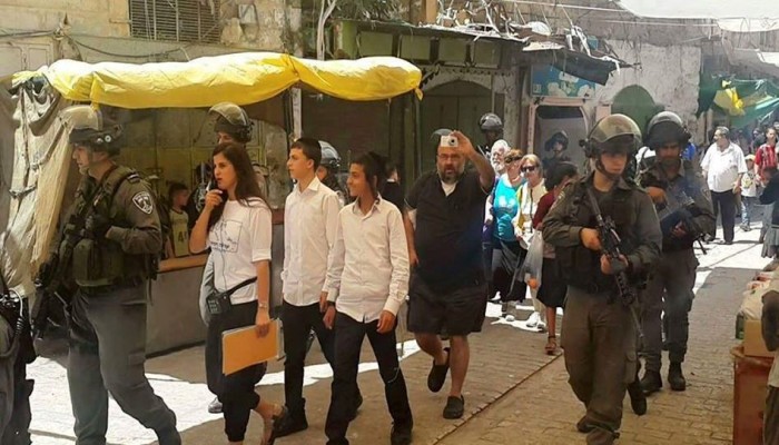 الأعياد اليهودية .. طقوس صاخبة للمستوطنين تحاصر أهل الخليل