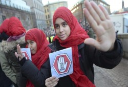 وقفة بالسويد احتجاجا على دعايات ضد المسلمين