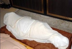 وفاة عجوز وتسمم 13 من عائلة واحدة بالسويس