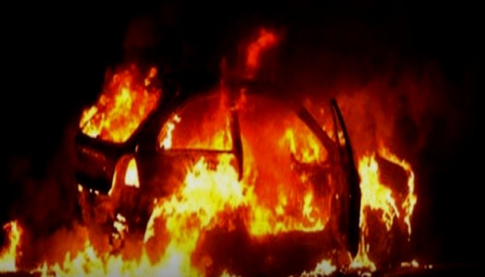 إصابة 13 شخصاً فى اشتعال سيارة بعد انقلابها على طريق القطامية ـ السخنة