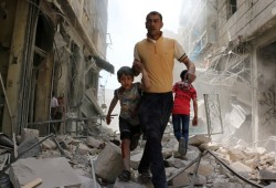 صحف عبرية: بشار استخدم الغاز بالغوطة.. ولهذا يقصف أهل حلب