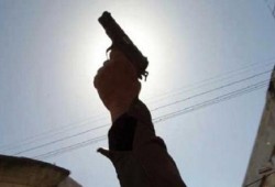 أمين شرطة يصيب عاملًا في بني سويف بطلق ناري