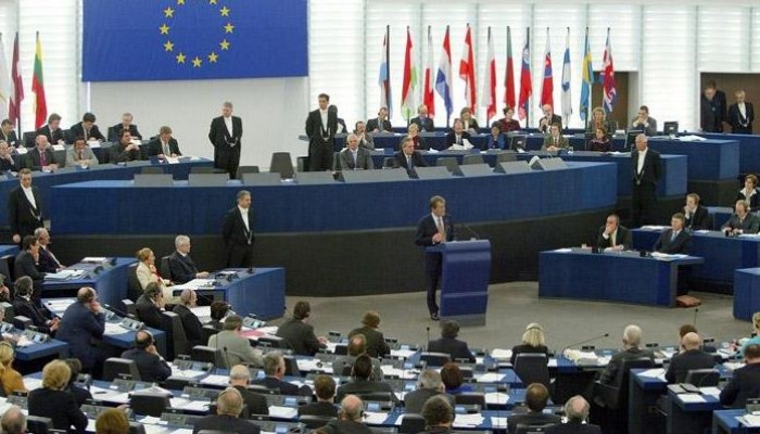 الاتحاد الأوروبي يدين اقتحام "الصحفيين"