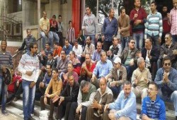 "عمال الإسكندرية" يستنكر استمرار حبس أحد أعضائه: ما يحدث تكميم للأفواه