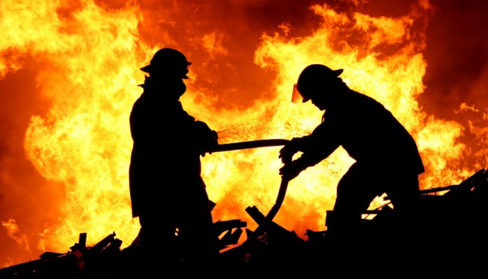 حريق هائل يلتهم 17 منزلًا فى أسيوط