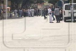 "بلطجية" يهتفون أمام نقابة الصحفيين "إدبح يا سيسي" في حراسة الأمن