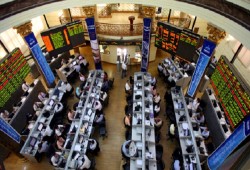 هبوط مؤشرات البورصة فى أول ساعة لتداولات الأربعاء