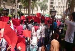 طلاب المجمع الطبي بجامعة إسكندرية‬ يتظاهرون تضامنًا مع‏ سوريا‬