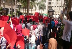 طلاب المجمع الطبي بجامعة إسكندرية‬ يتظاهرون تضامنًا مع‏ سوريا‬