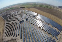 تركيا تفتتح أكبر مركز لتوليد الطاقة الشمسية