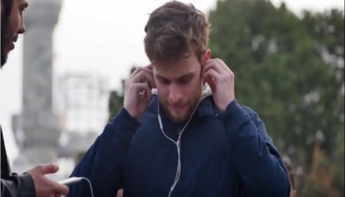 بالفيديو..شباب أتراك يرصدون ردة فعل السياح عند سماعهم للقرآن