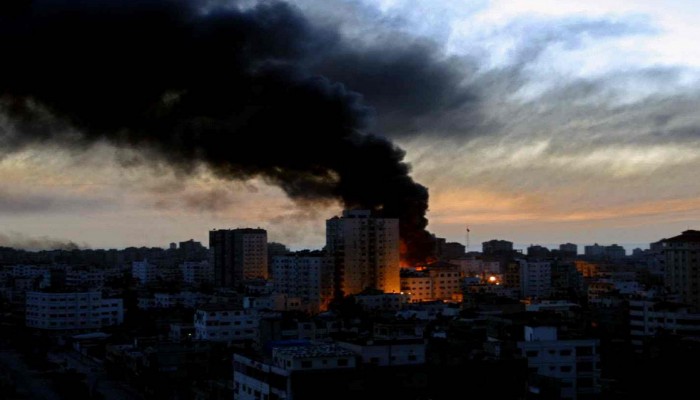 إصابة مسن فلسطيني في غارات للاحتلال على قطاع غزة