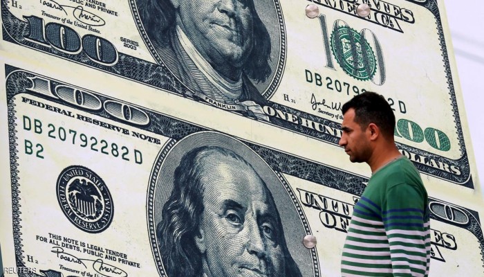 سعر الدولار يتراحع 5 قروش .. و"الصرافة" تتحايل على "المركزي"