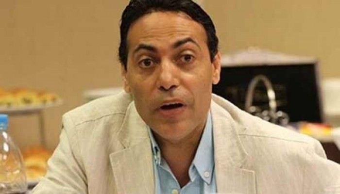 شاهد .. "الغيطي" يسب "الداخلية" ورئيس حكومة الانقلاب بعد الاعتداء عليه في محيط نقابة الصحفيين
