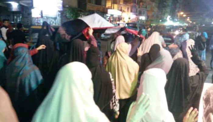 فعالية ليلية لثوار الرمل بالإسكندرية تضامنا مع سوريا