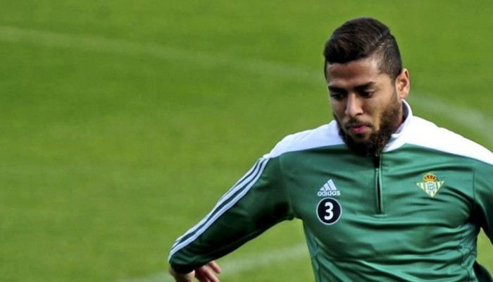 300 الف يورو تنهي صفقة لاعب "ريال بيتيس" للأهلي