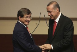 كلمة قالها أوغلو دفعت ملايين الأتراك للبحث عنها.. فما هي؟