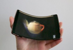 باحثون يعلنون عن أول هاتف بشاشة ثلاثية الأبعاد بدون نظارات "فيديو"