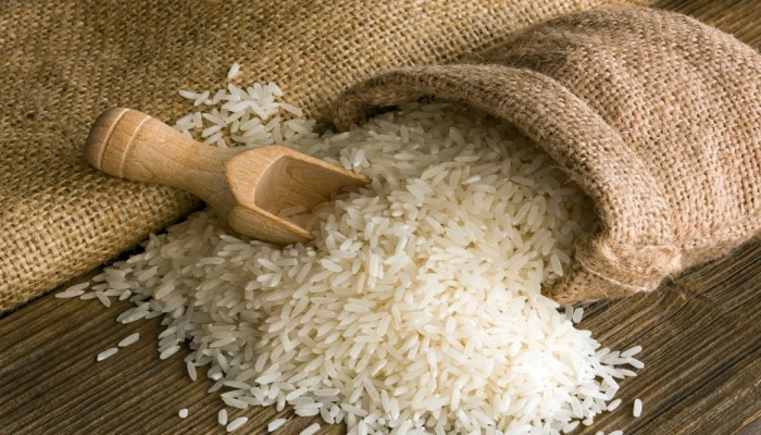 "تجار أبو حمص" يرفعون سعر شكارة الأرز لـ 160 جنيه خلال يومين