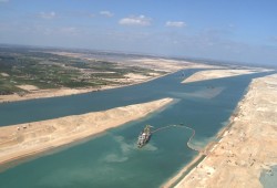 تكذيب صريح للسيسي.."قناة السويس" تقترض 6 مليارات جنيه!