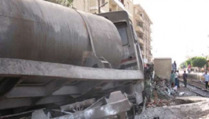 خروج «قطار بضائع» عن القضبان بالسويس