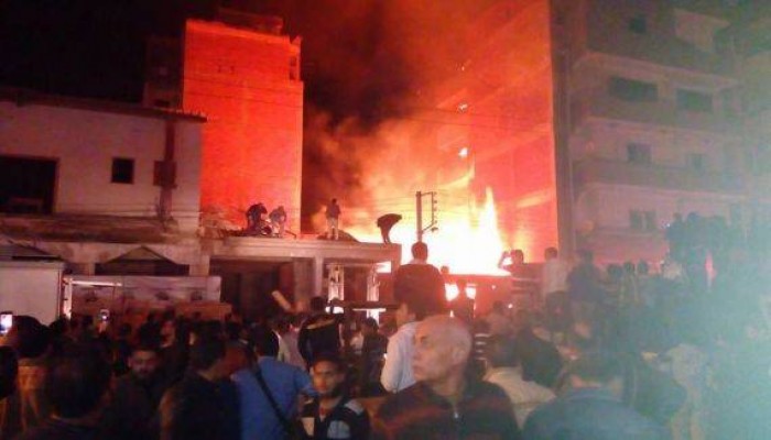 إصابة 45 شخص في حريق هائل بمنطقة الرويعي بحي الموسكي في القاهرة