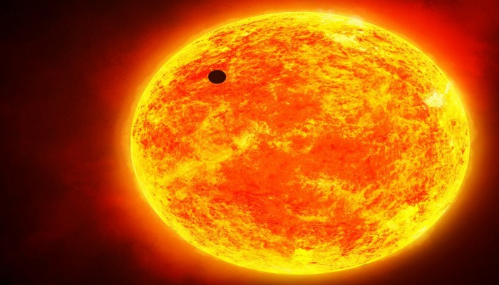اليوم .. عطارد يمر أمام الشمس وتحذيرات من النظر إليها