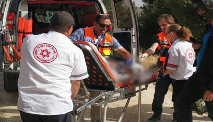 القدس .. إصابة إسرائيليتين بعملية طعن وانسحاب المنفذ