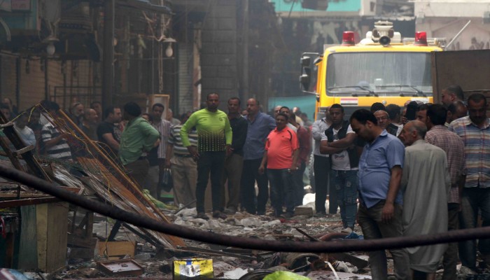 هل حرقت "محافظة القاهرة" العتبة لإخلائها من الباعة ؟!